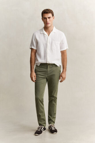 Zonverbleekte chino